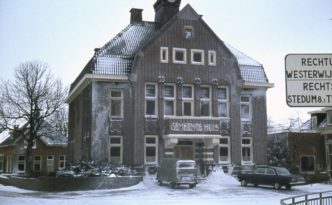 Gemeentehuis Bedum letters