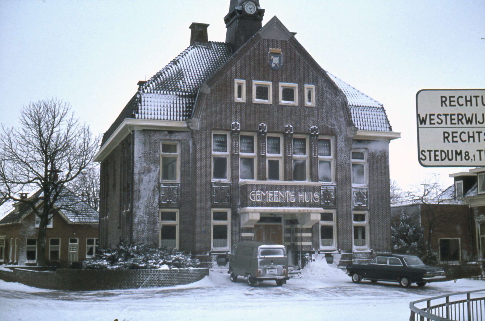 Gemeentehuis Bedum letters